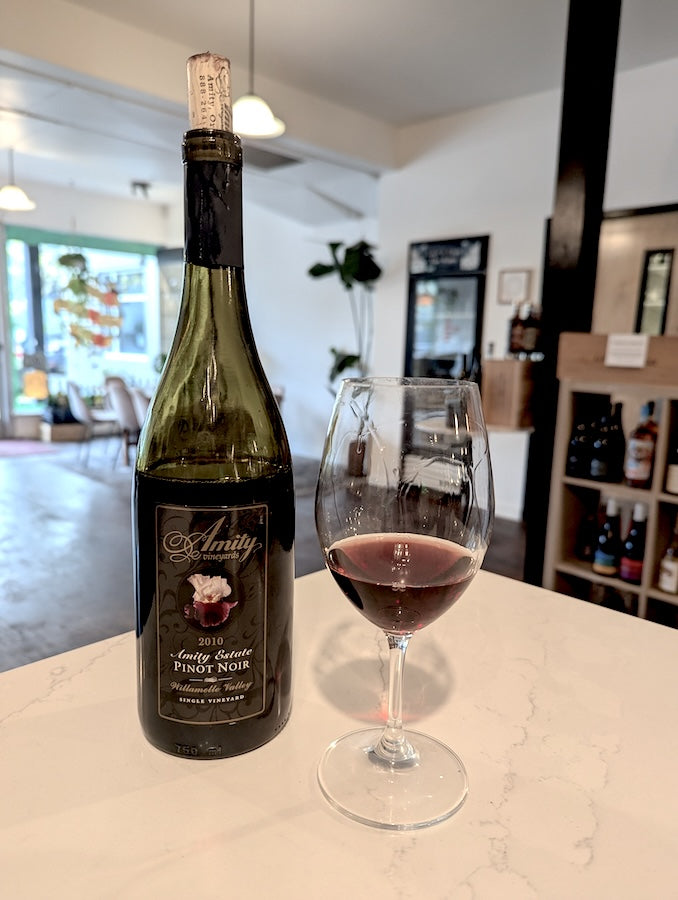 Amity Vineyards Eola Amity Estate Pinot Noir 2010